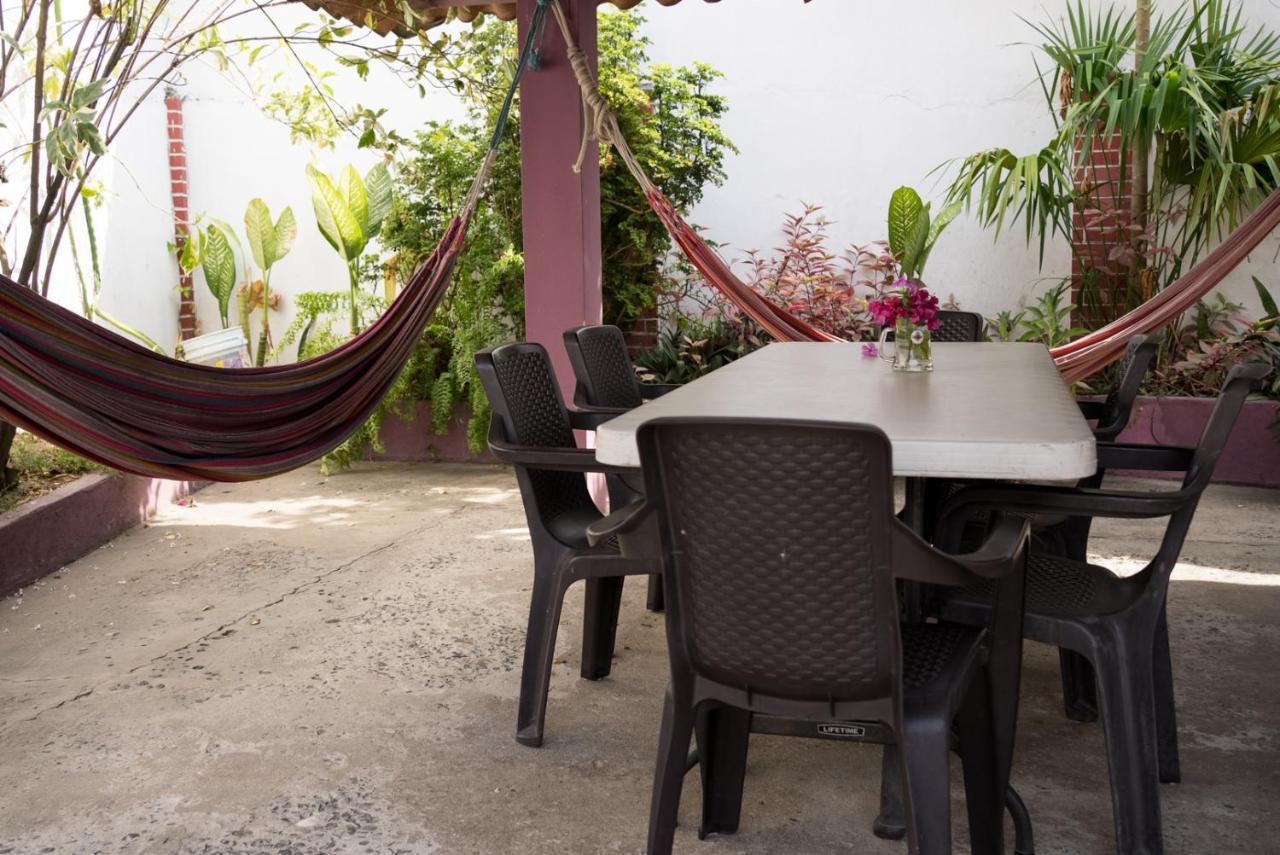 The Corner Hostel Плая Бланка Екстериор снимка
